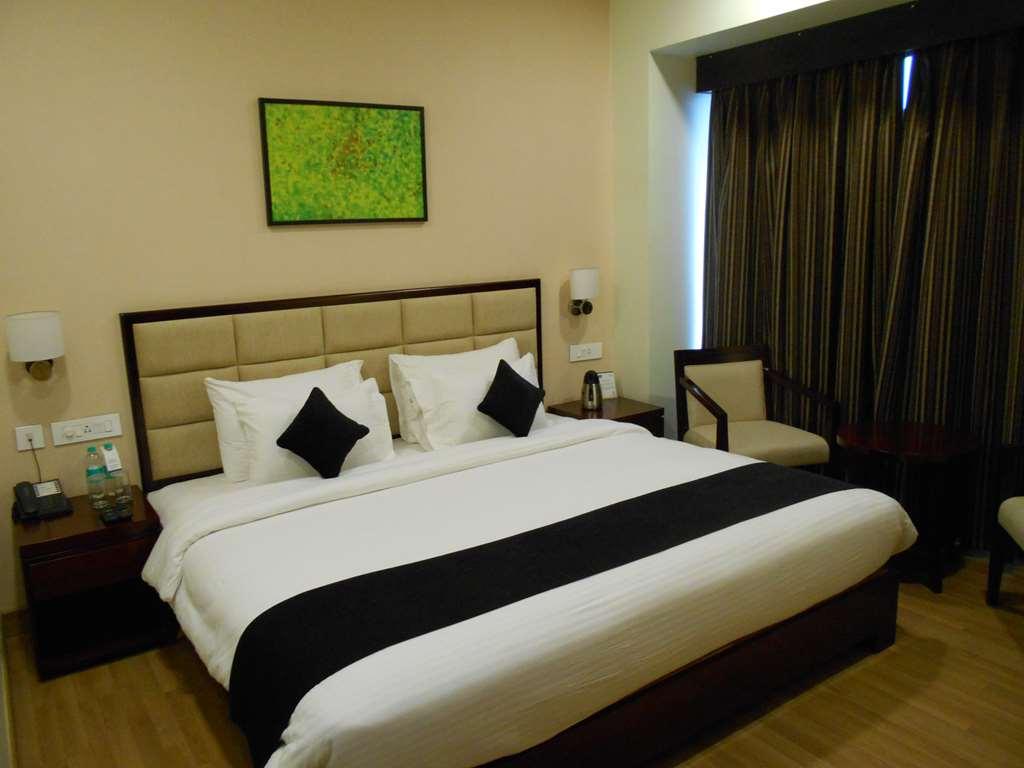 Hotel Sagar Sona Lucknow Room photo